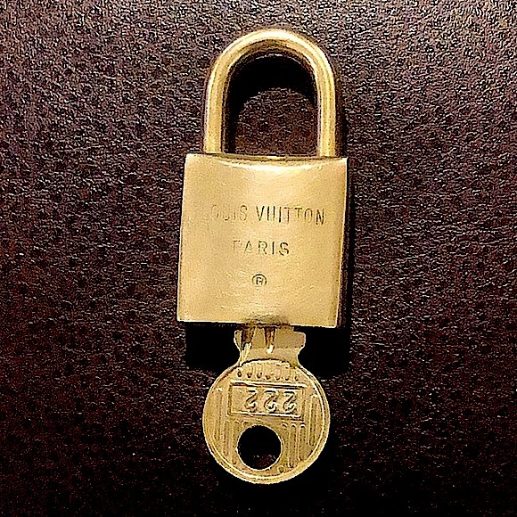 Vintage LV Louis Vuitton Padlock Lock & Key 222 Angel Number - Picture 3 of 10
